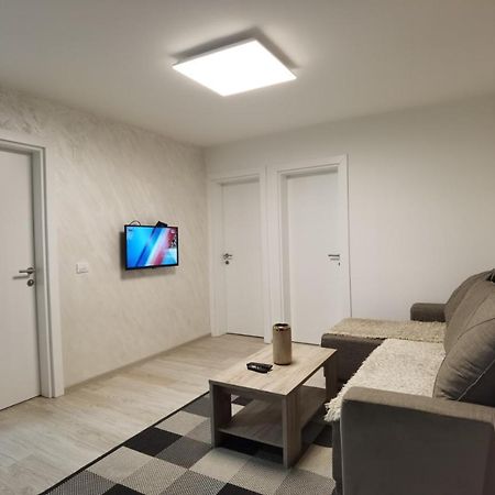 Kraguj Apartman 2 Kragujevac Luaran gambar